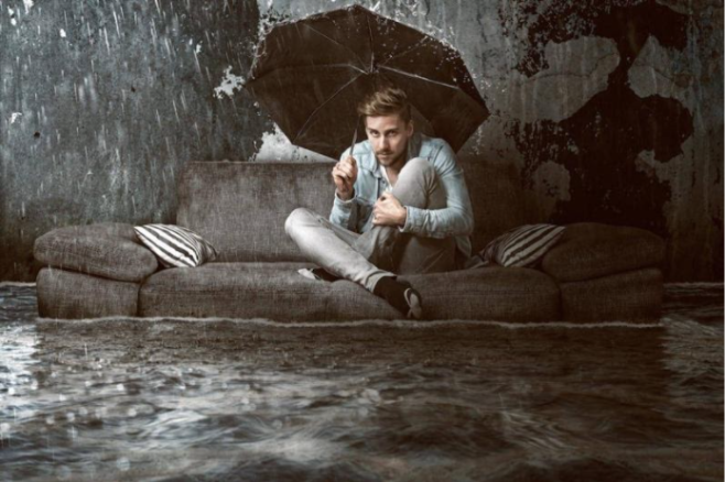 Does Mould Dampen the Mood?